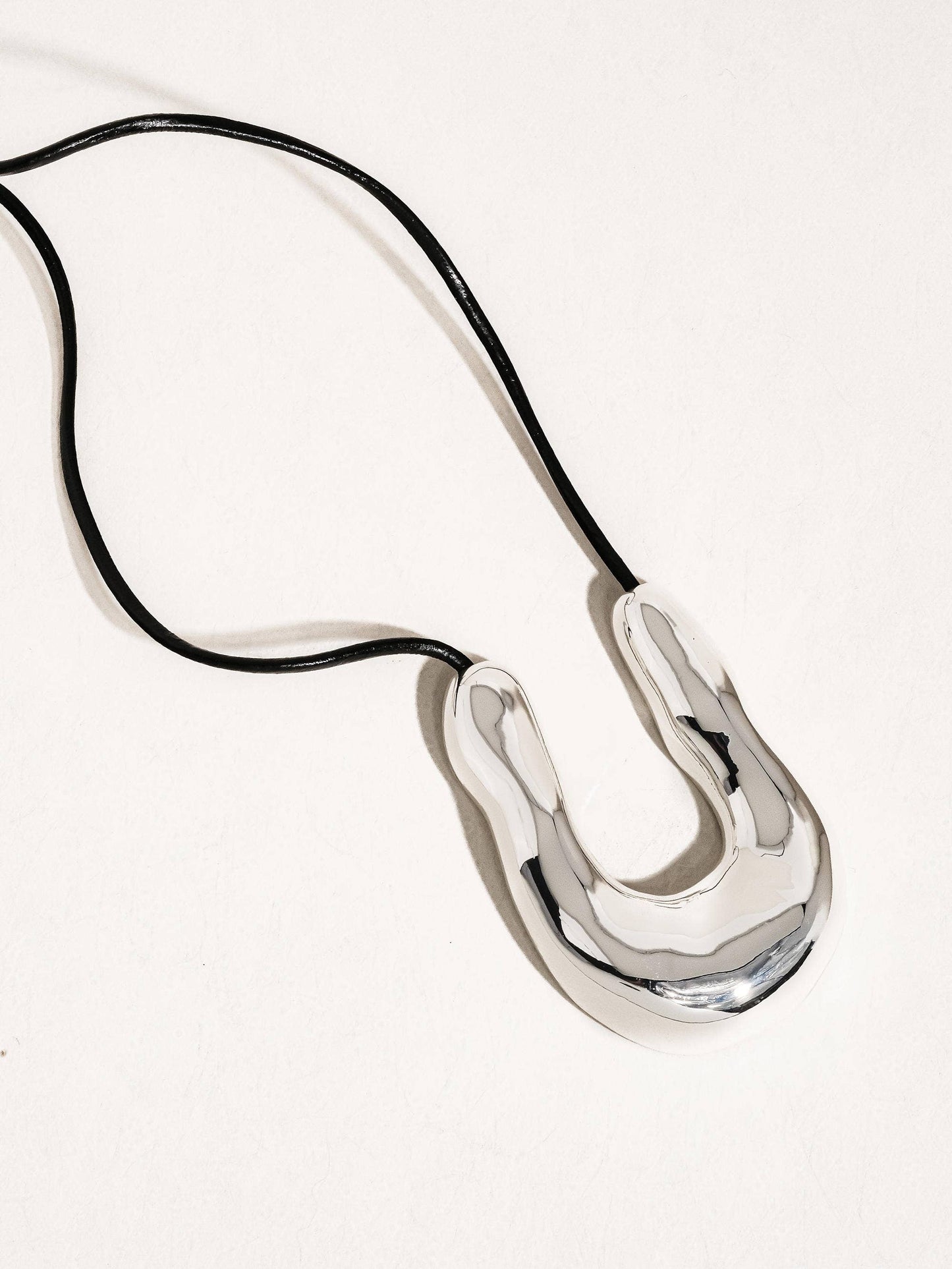 the HORSESHOE necklace