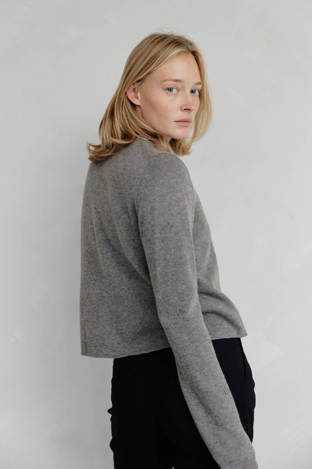 the MOLLY cardigan, heather grey