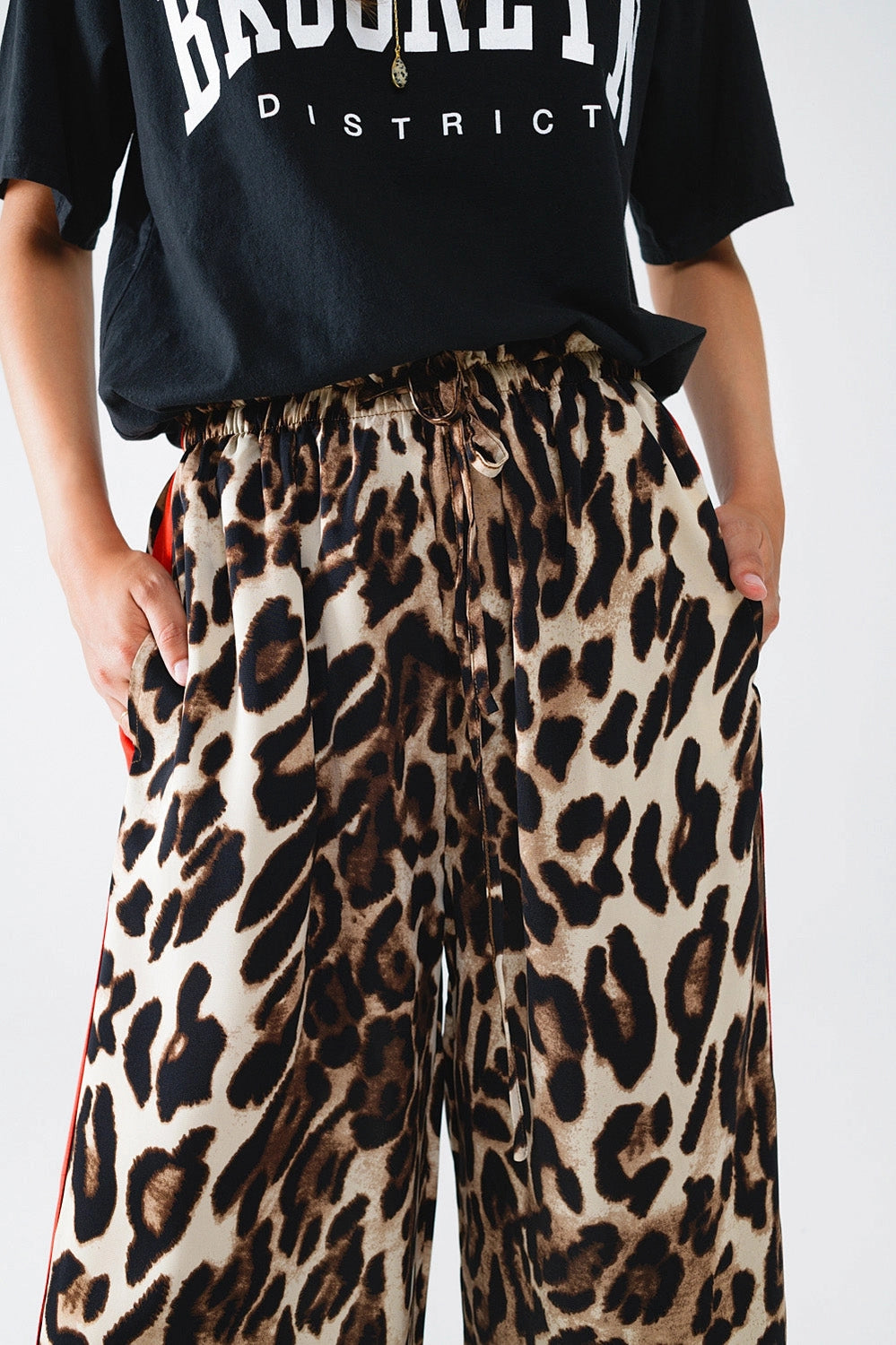 the LEO trackpant
