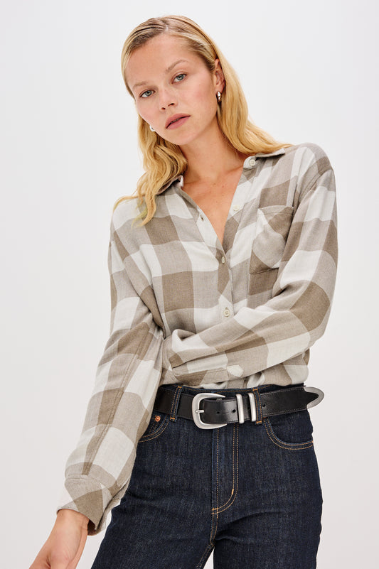 the HUNTER, dove brown