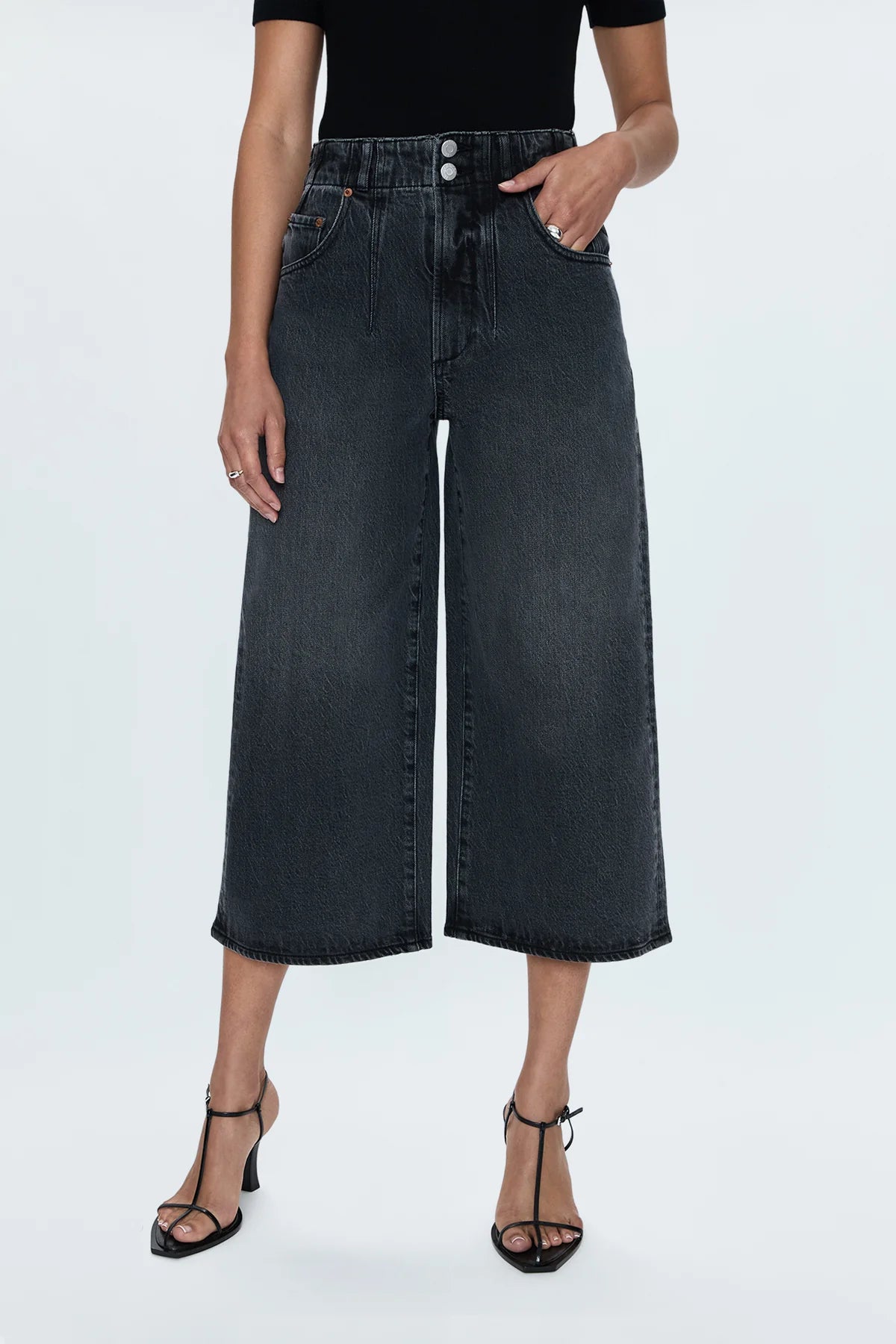 the SCARLETT ultra wide, nightlife