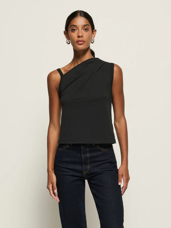 the QUIN tank, jet black