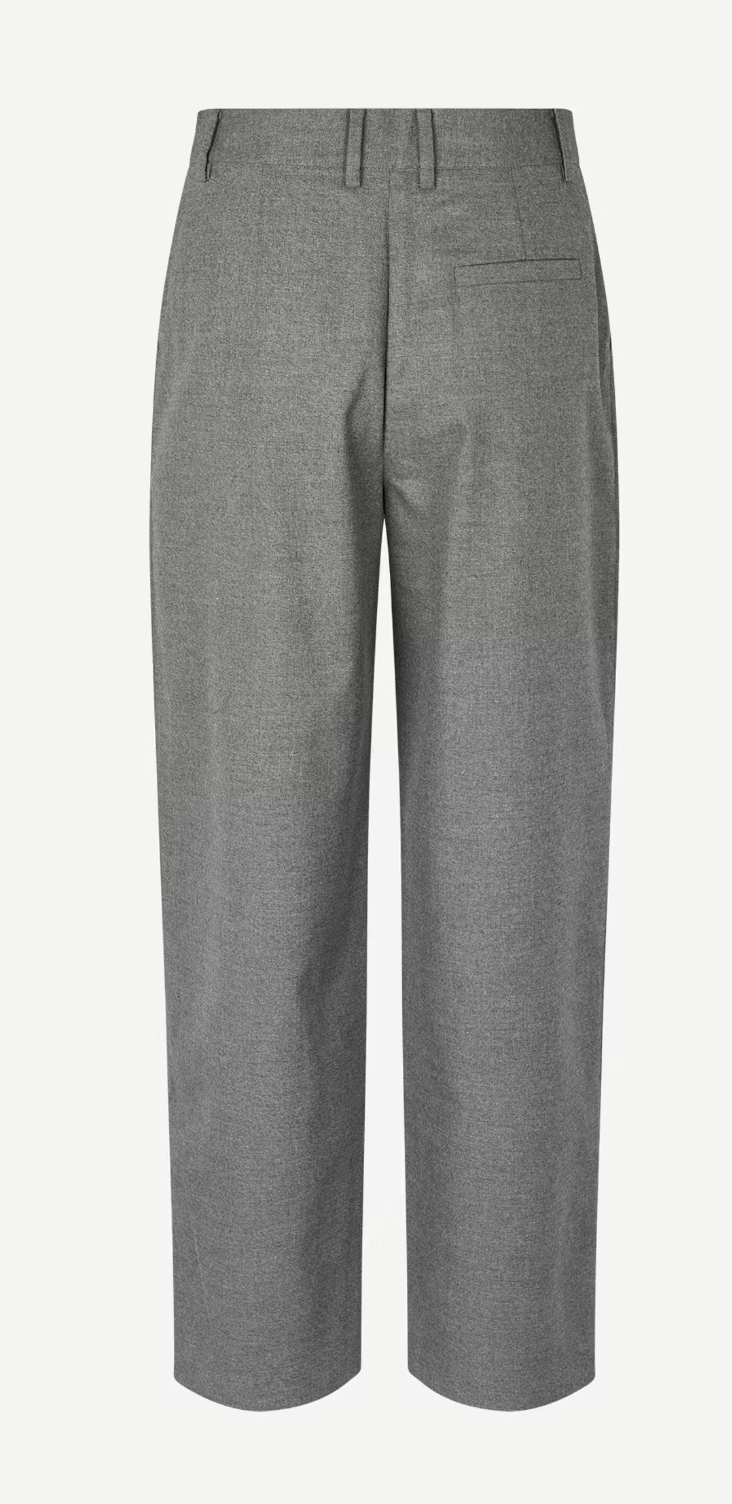 the SAAGNETA trousers