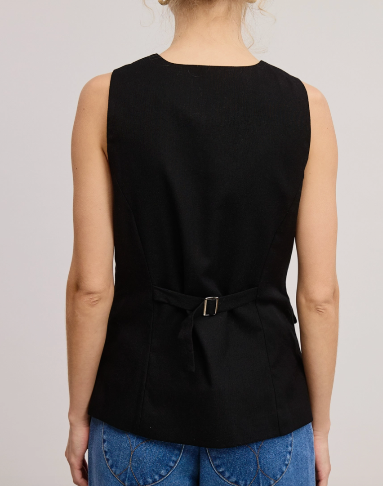 the LONG LINE vest, black
