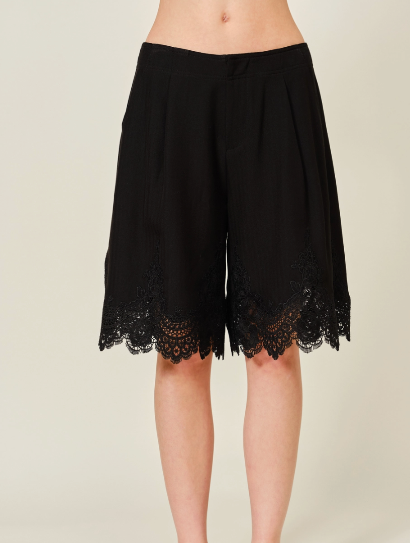 the LACE short, black