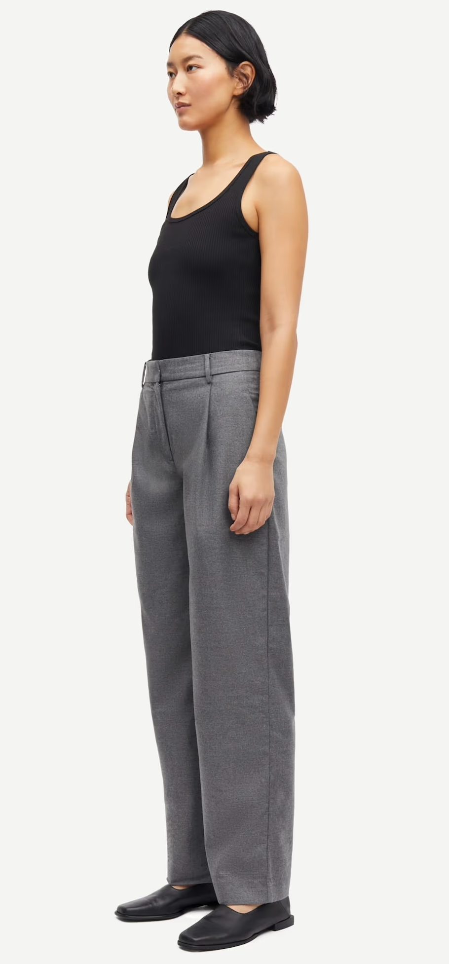 the SAAGNETA trousers