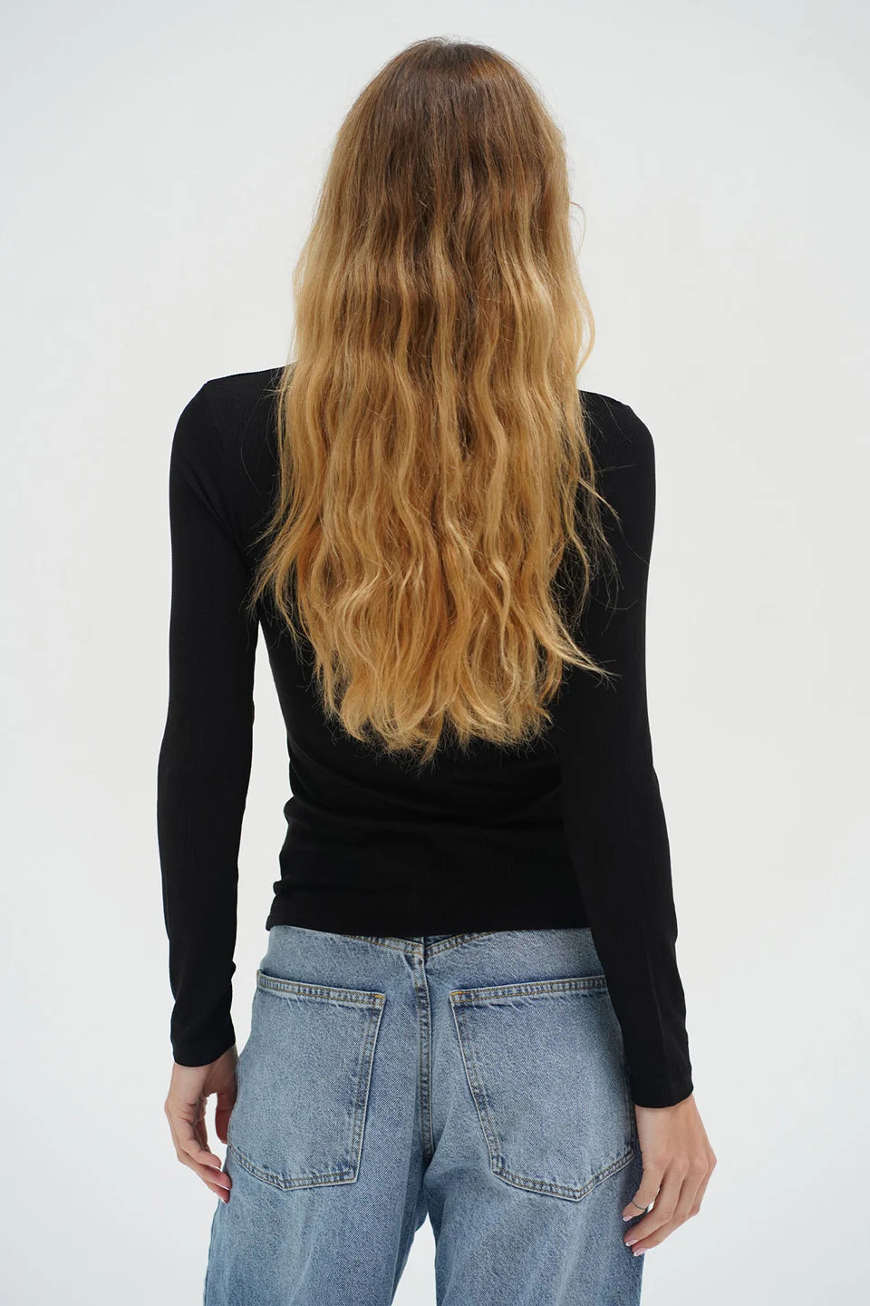 the DALSTON crew, black