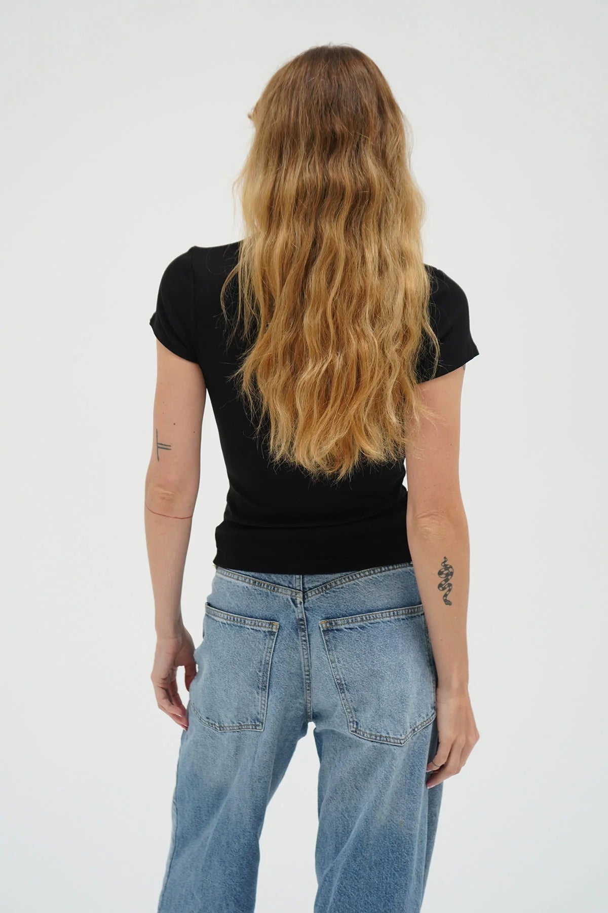 the FITTED ribbed crew, black