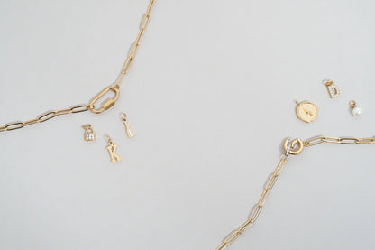 the PAPERCLIP necklace, gold