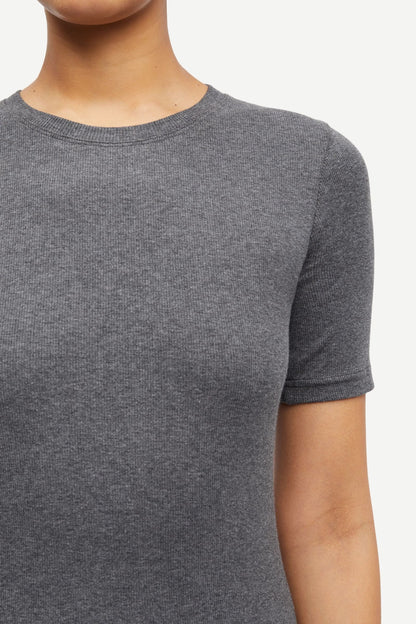 the SAALEXO tee, dark grey