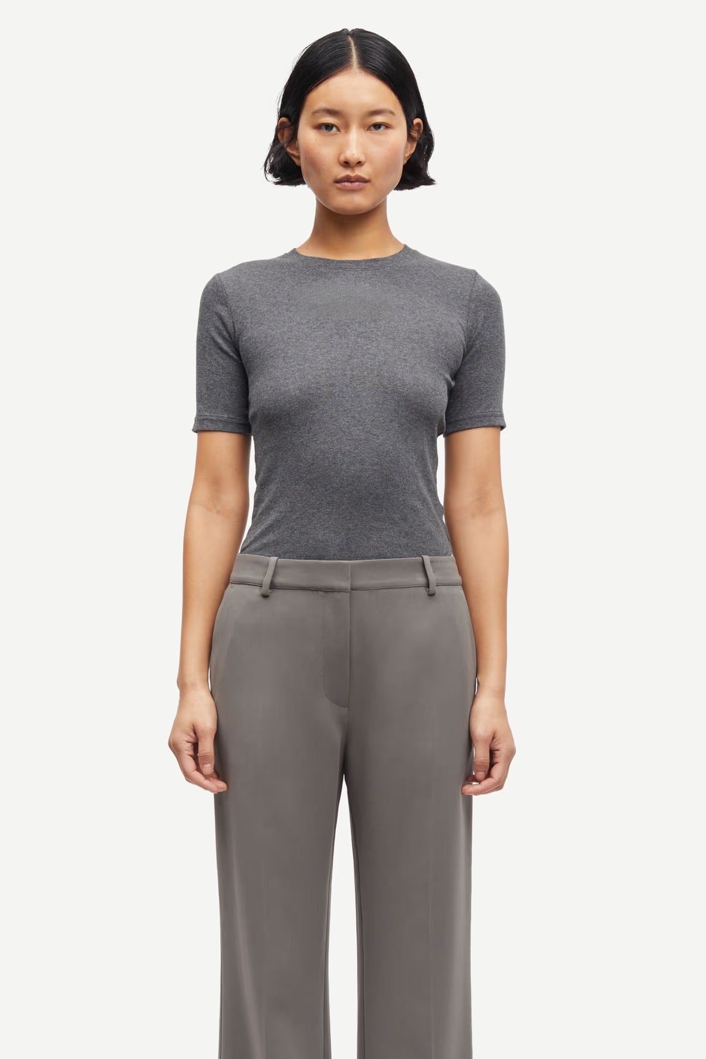 the SAALEXO tee, dark grey