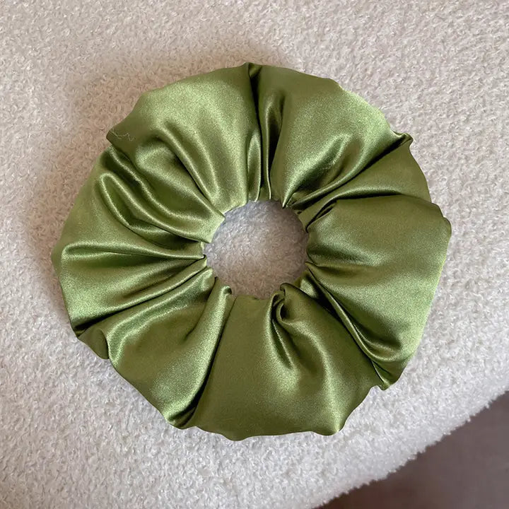 the SILKY scrunchie