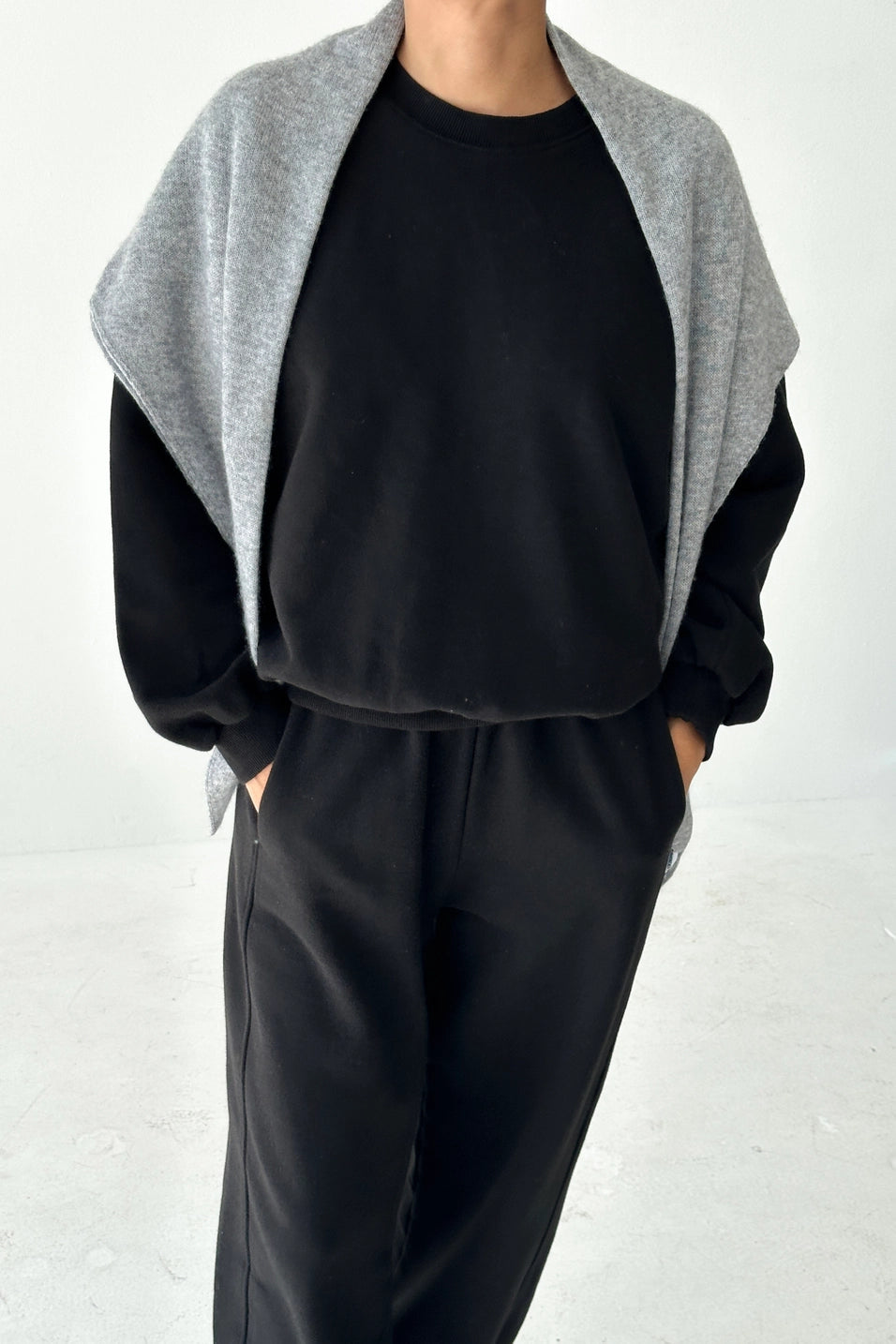 the CASHMERE shawl, grey