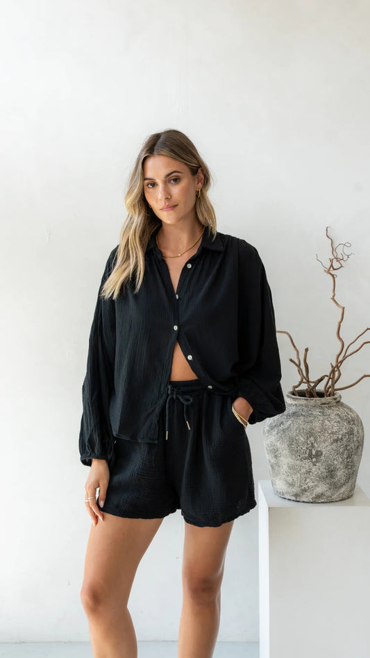 the ANAIS short, black