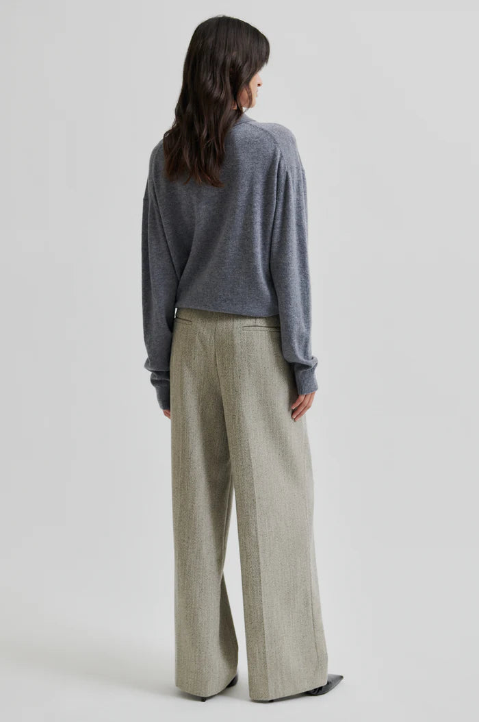 the VILENA knit, grey melange