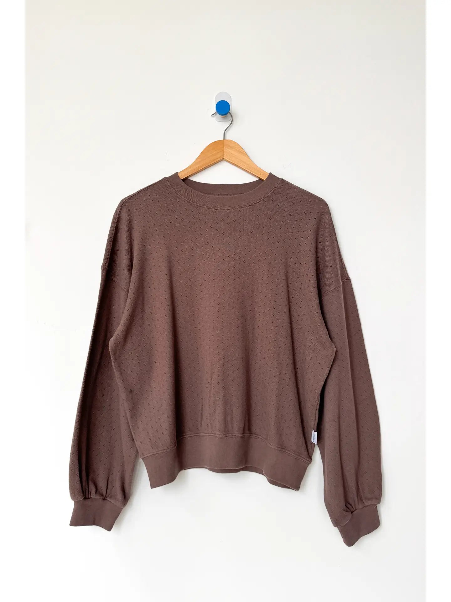the POINTELLE sweatshirt, chocolate