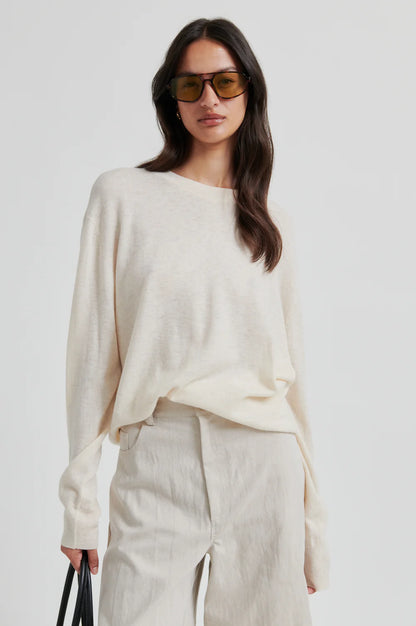 the BACOLI shorts, soft beige