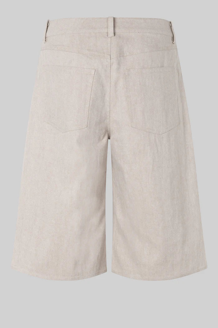 the BACOLI shorts, soft beige