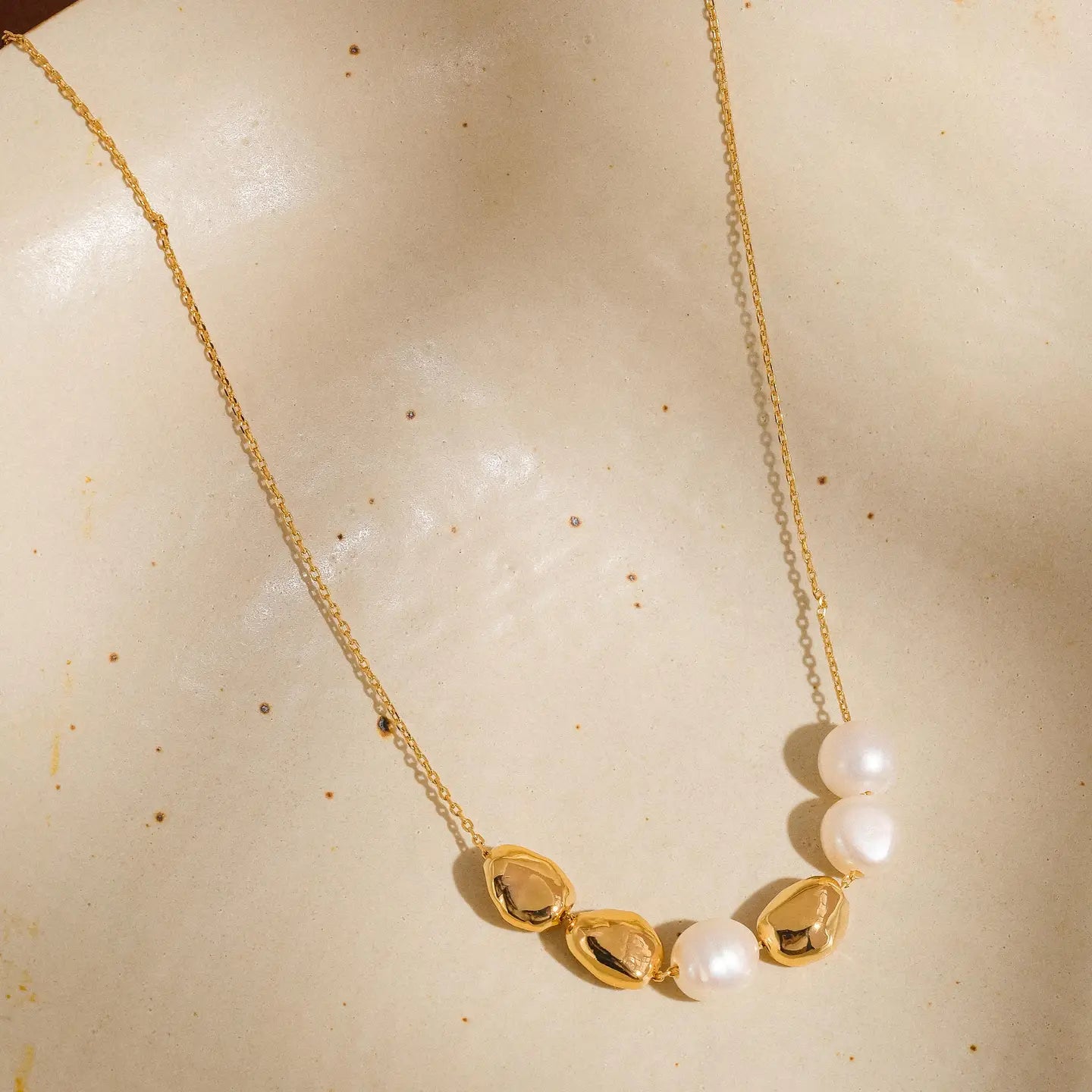 the PERLA necklace