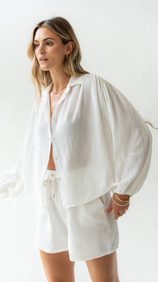 the ANAIS short, white