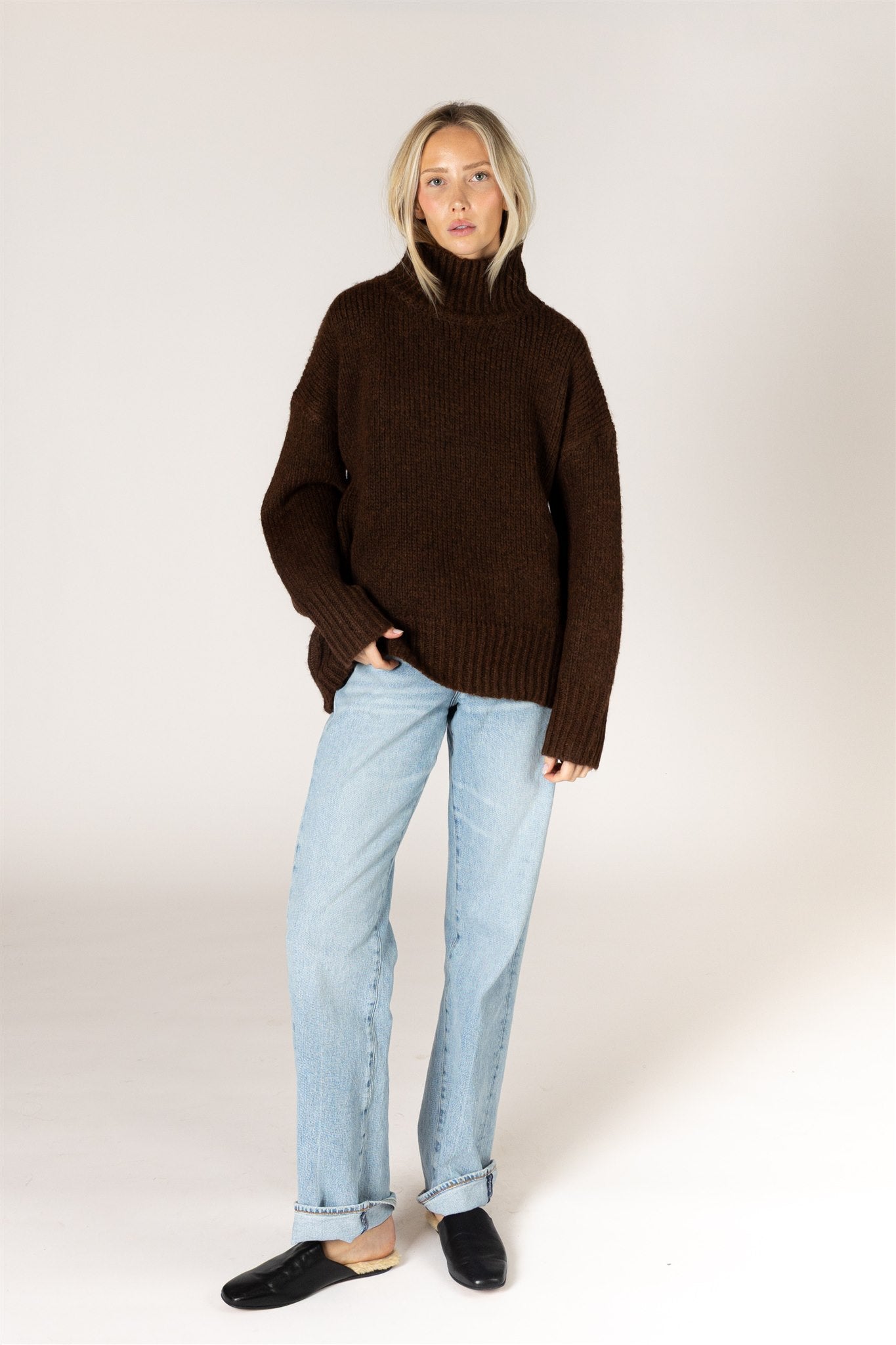 the AGGIE mock neck, cocoa mix