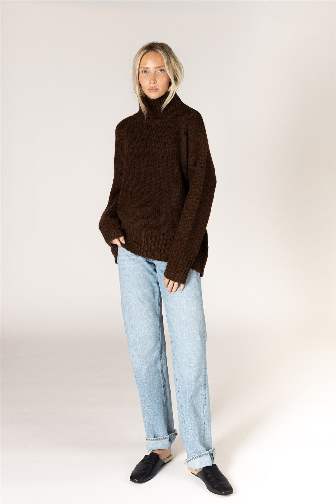 the AGGIE mock neck, cocoa mix