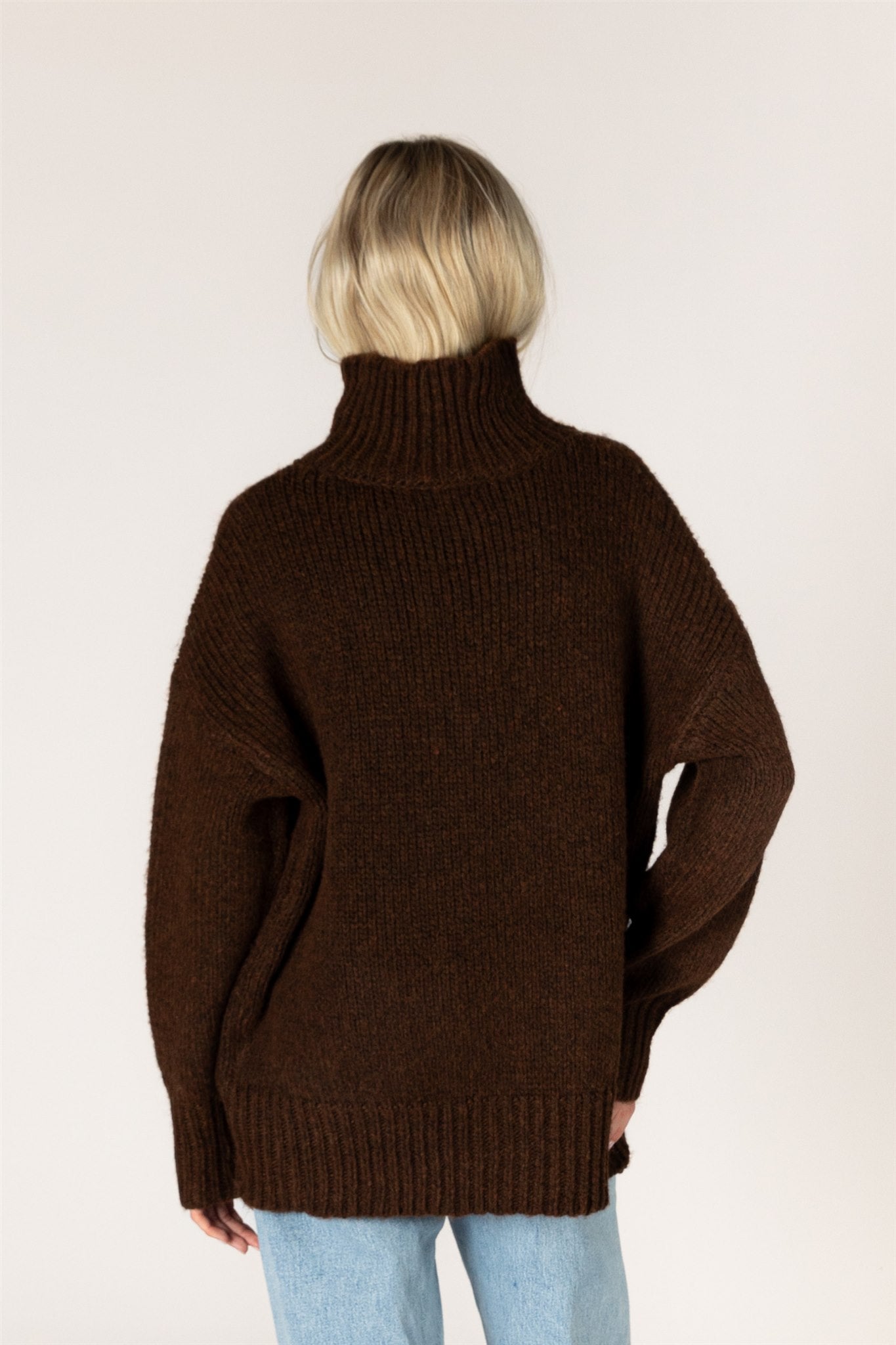 the AGGIE mock neck, cocoa mix