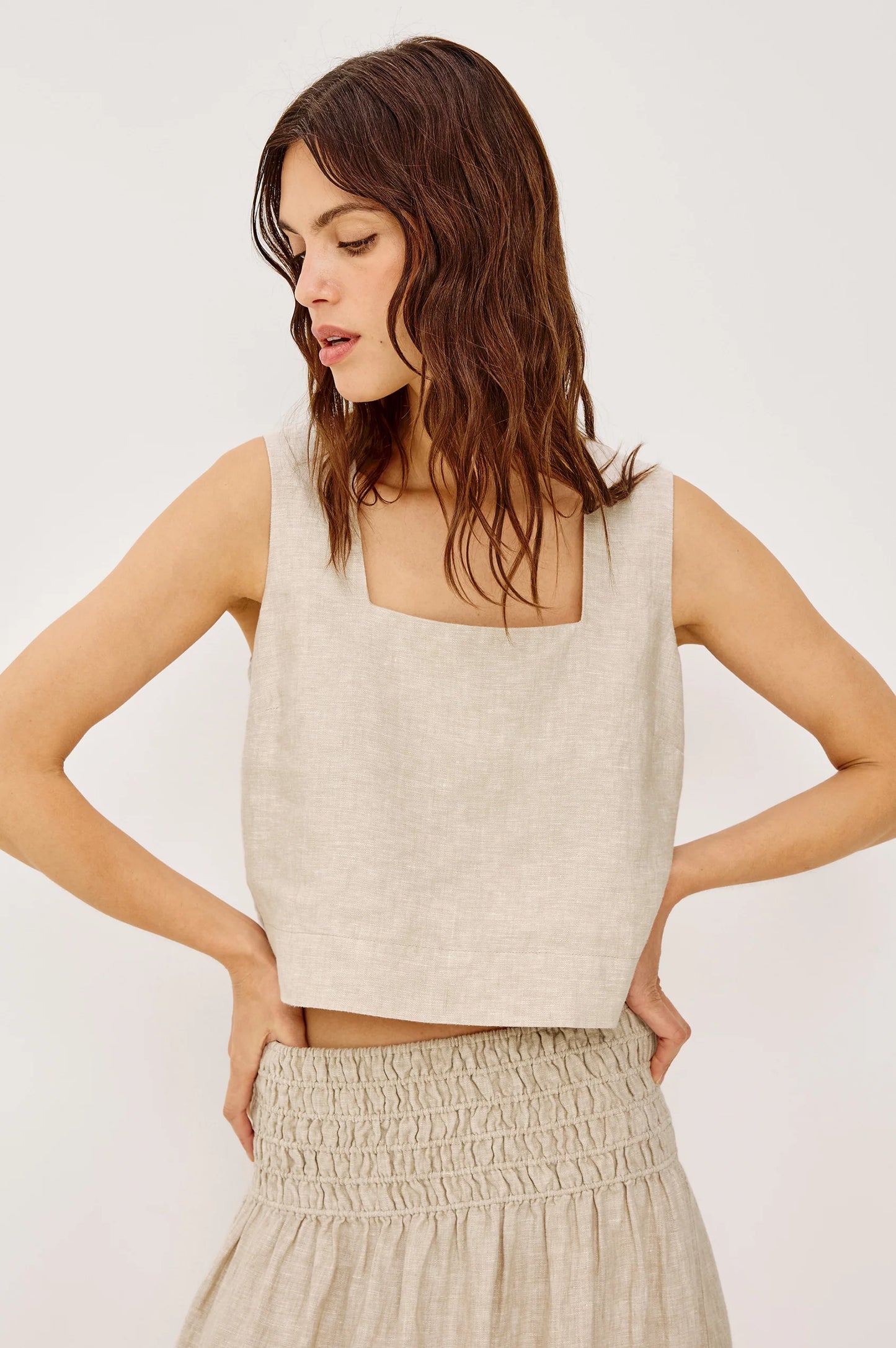 the AKIRA, heathered flax
