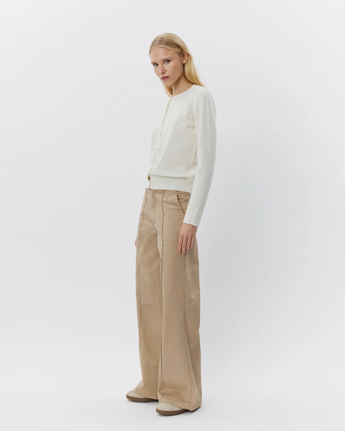 the CISSESW stripe cardigan, off white