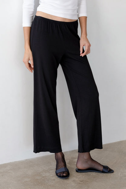the BABY SCALLOP rib pant, jet