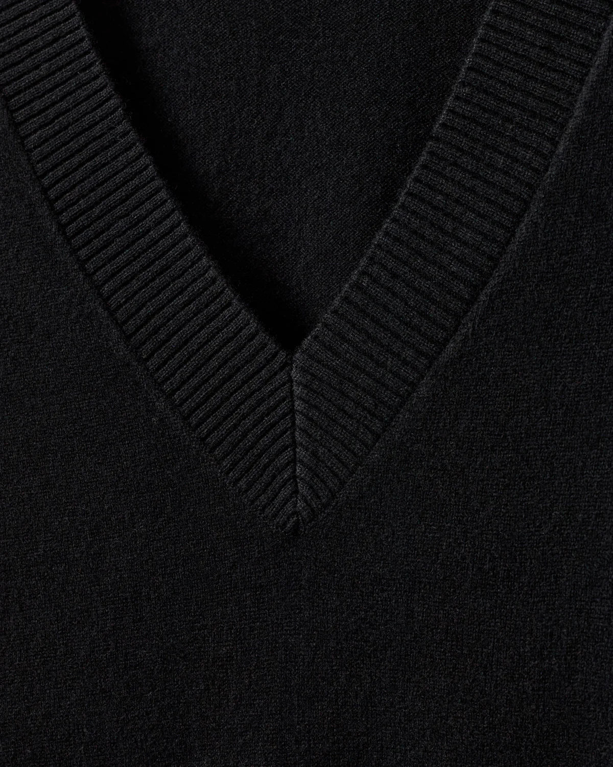 the EDEN sweater, black