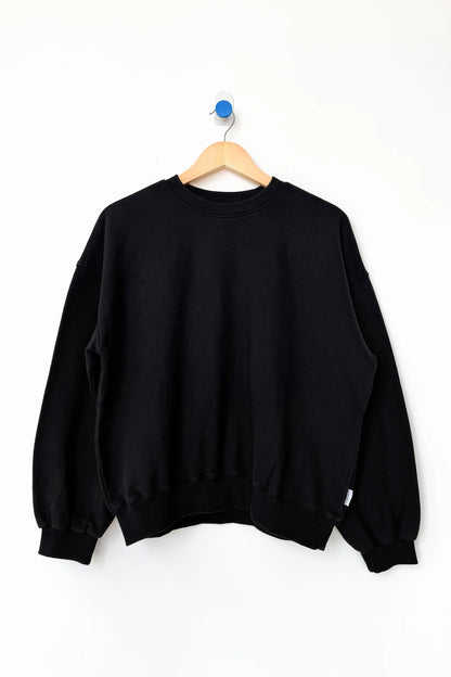 the CORE sweatshirt, black