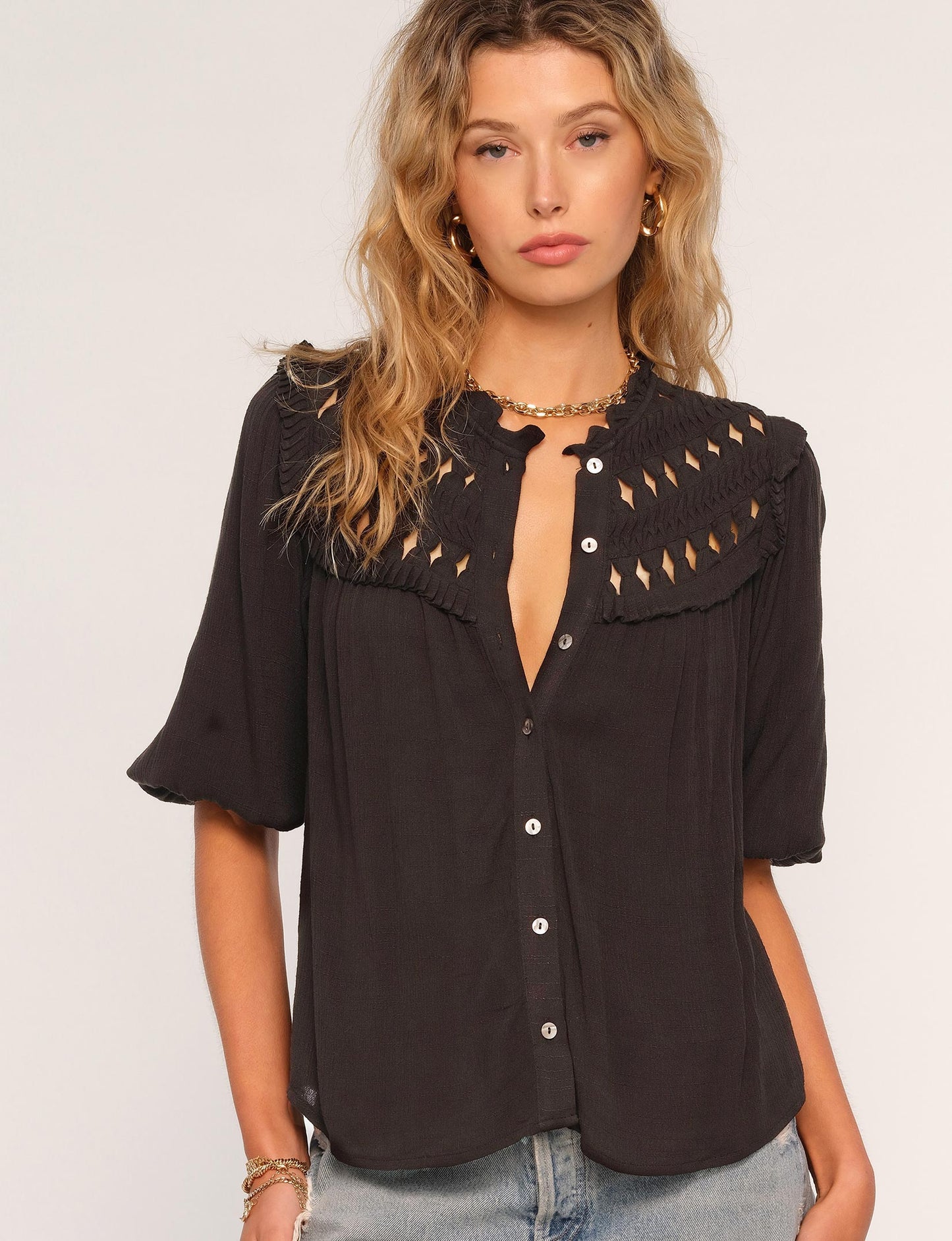 the VENTURA top, black