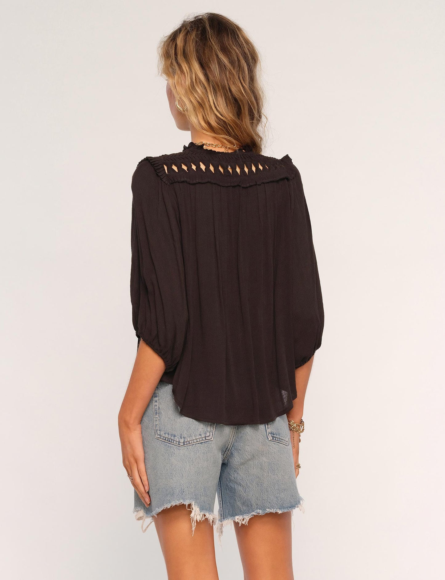 the VENTURA top, black