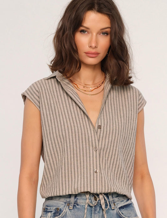 the DAKOTA shirt, stone