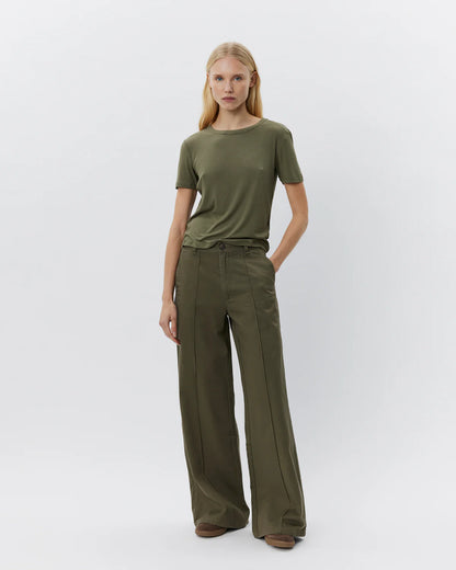 the NATALIA tee, army green