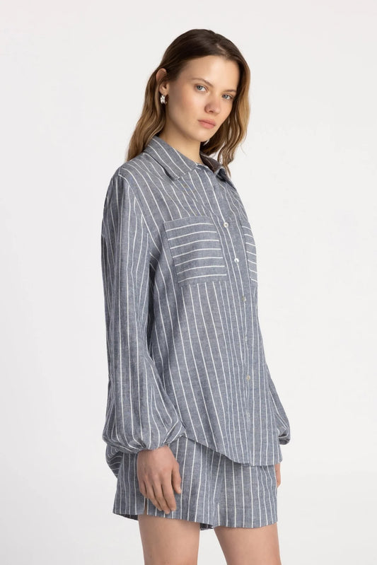 the WEEKENDER shirt, navy/sand stripe
