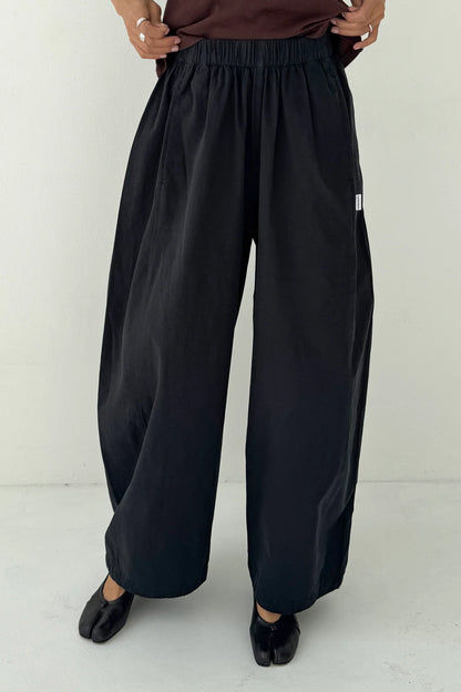 the PARACHUTE pant, black