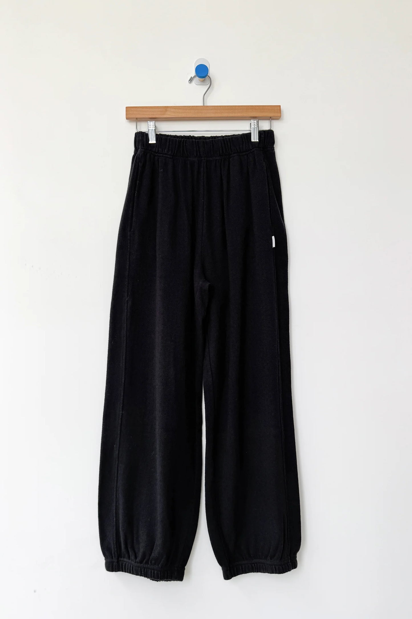 the POINTELLE pant, black