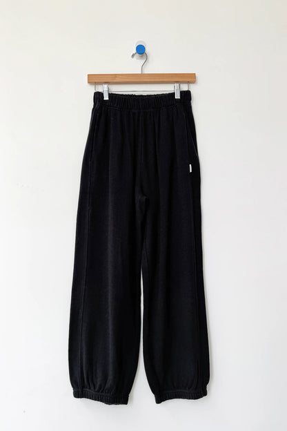 the POINTELLE pant, black