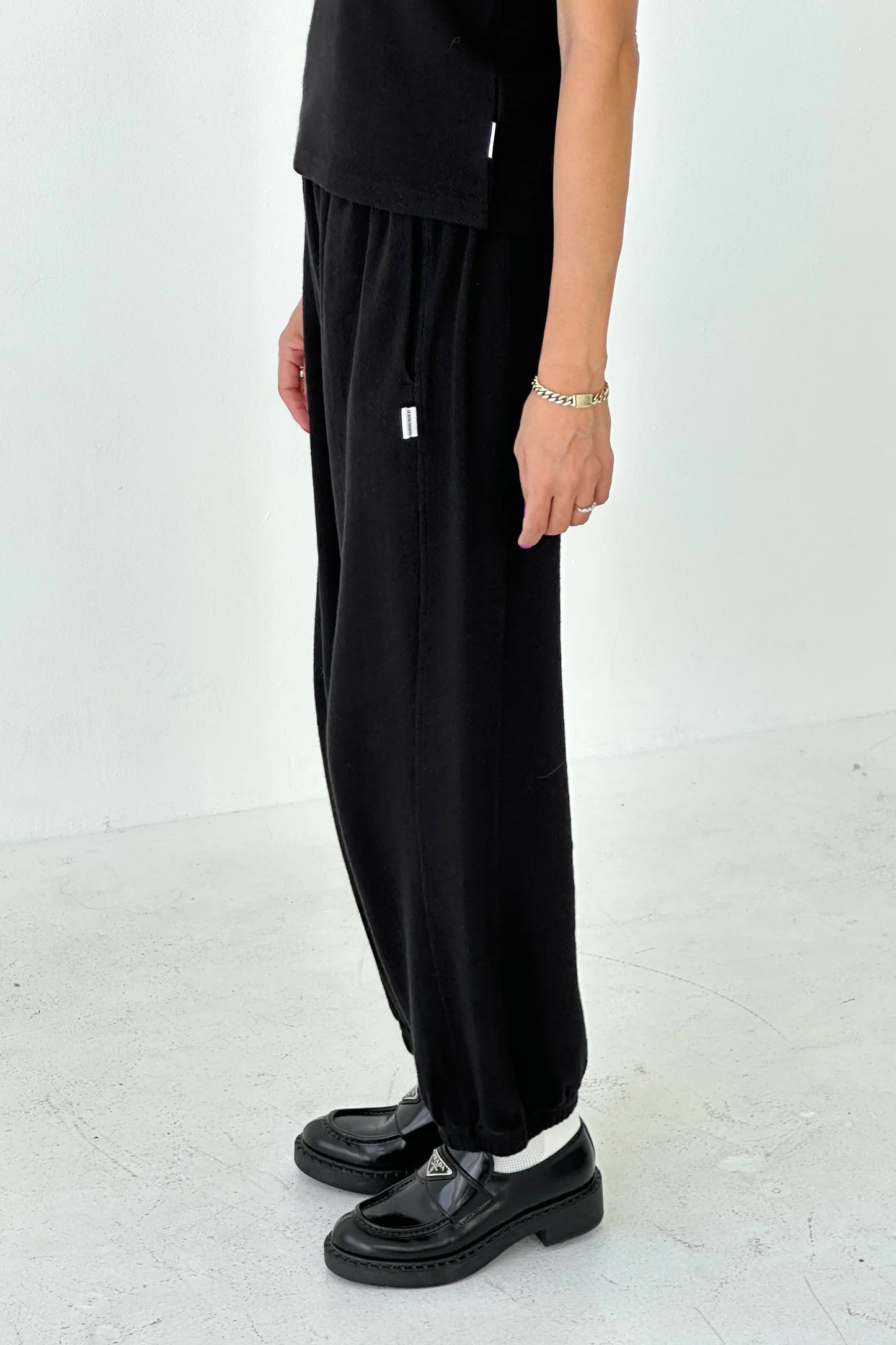 the POINTELLE pant, black