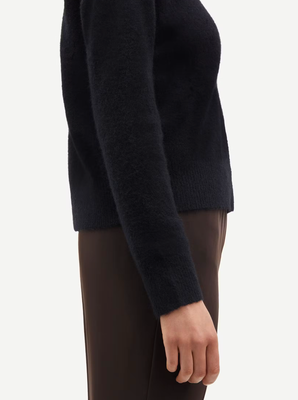 the ANOUR knit, black