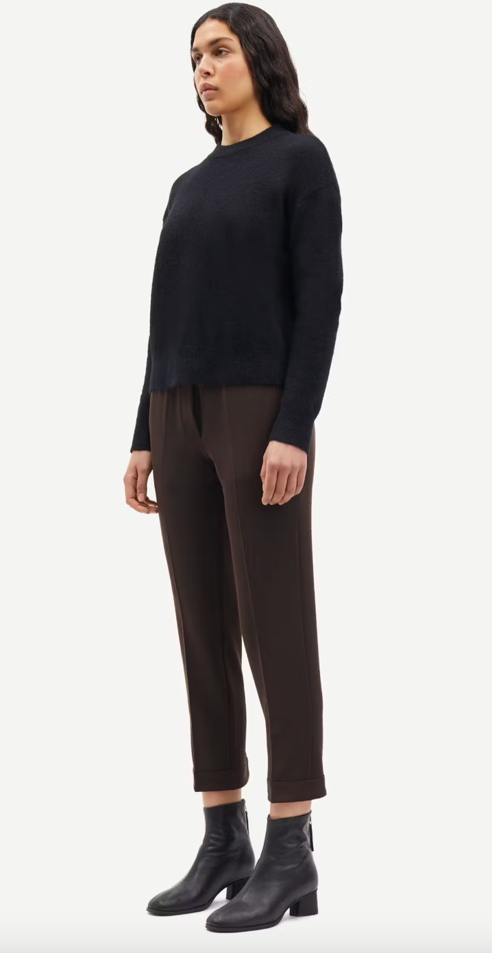 the ANOUR knit, black