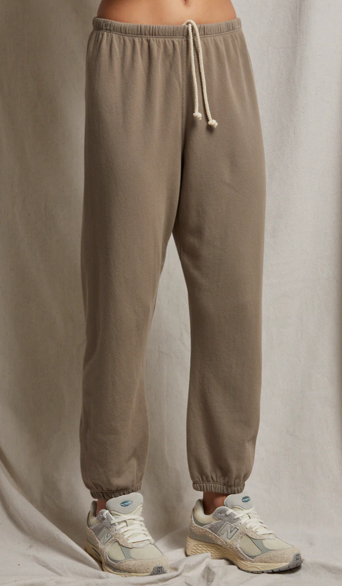 the JOHNNY sweatpant, mushroom