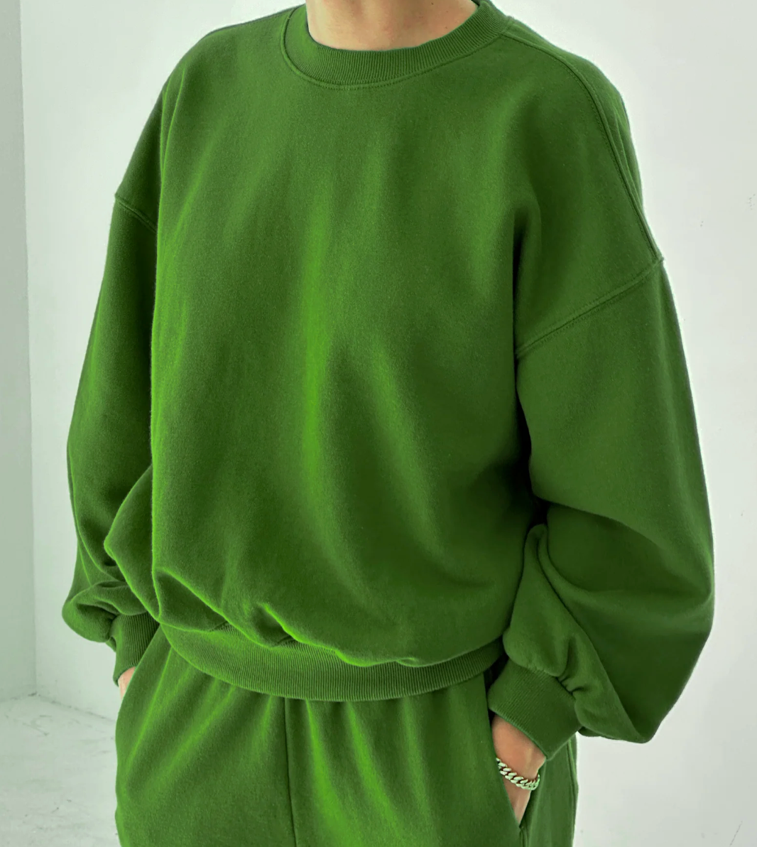 the CORE sweatshirt, avocado