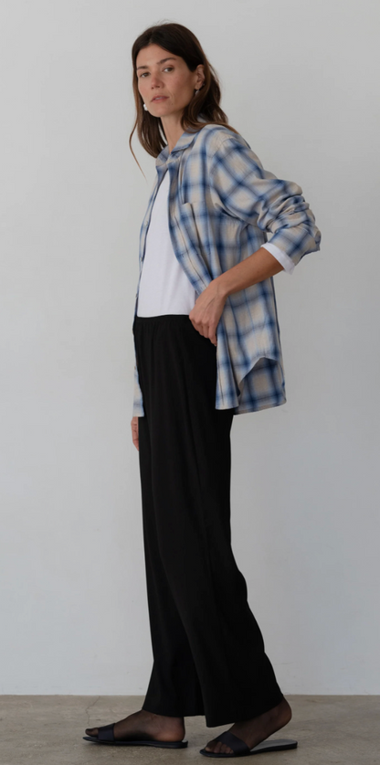 the CREPE simple pant, jet