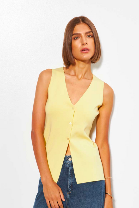 the DAPHNE, pale yellow