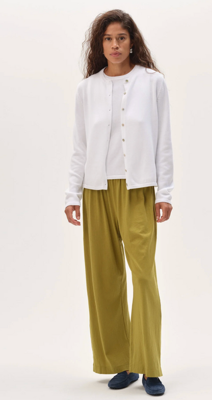 the JERSEY simple crop pant, pistachio