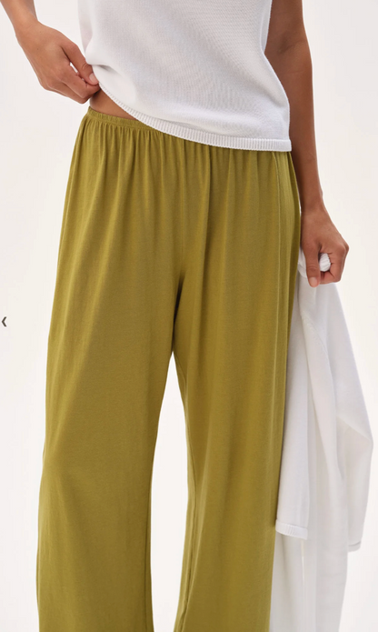 the JERSEY simple crop pant, pistachio