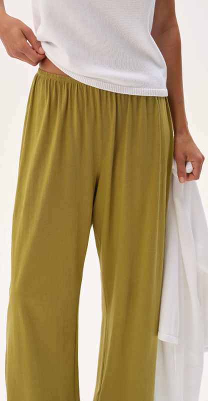 the JERSEY simple crop pant, pistachio